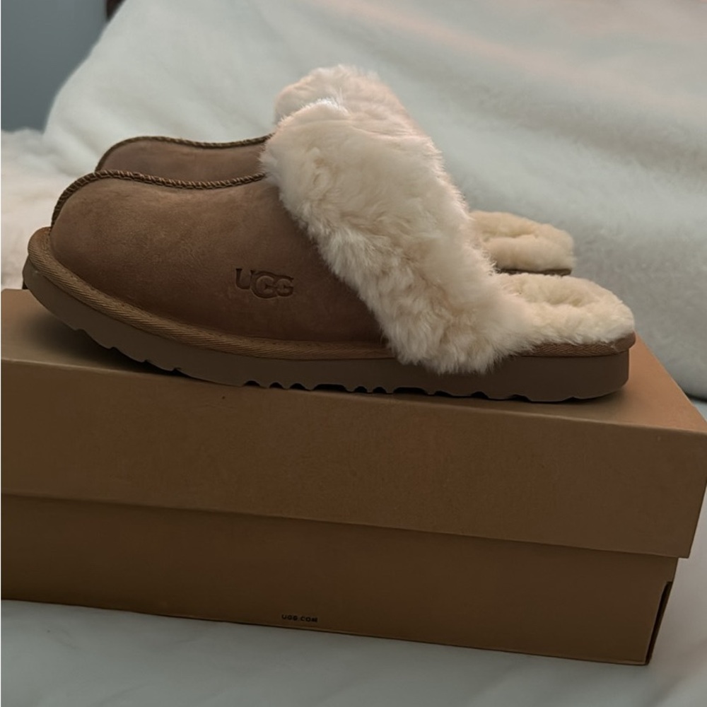 Ugg cozy 2 slipper size kids 6 fits womens 7 brand new